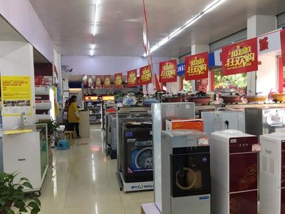 大批恭城人涌向24米街搶購家電，是沖動消費還是明智之選？